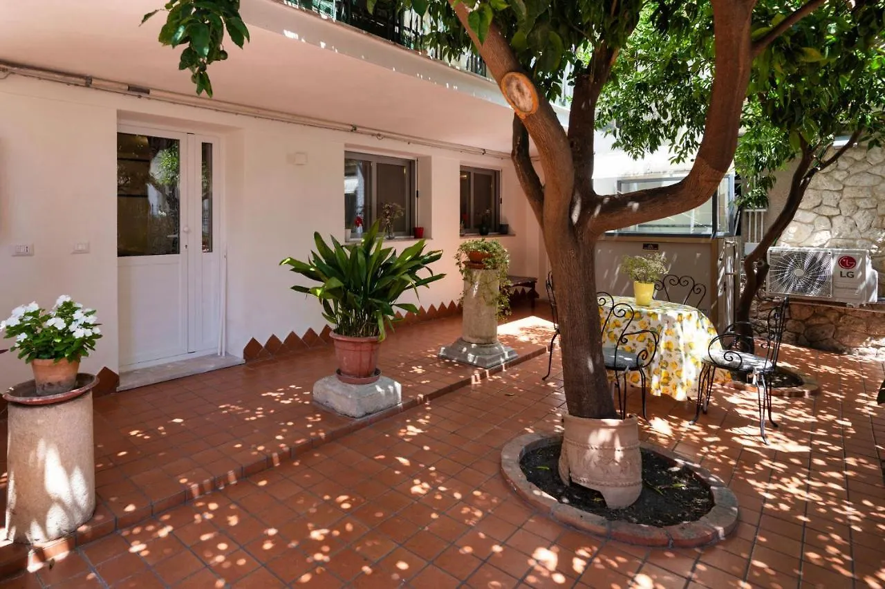 Diomira Apartment Taormina 0*,